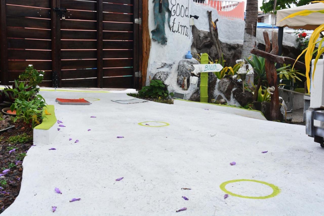Hostal Cann'S House Puerto Baquerizo Moreno Buitenkant foto
